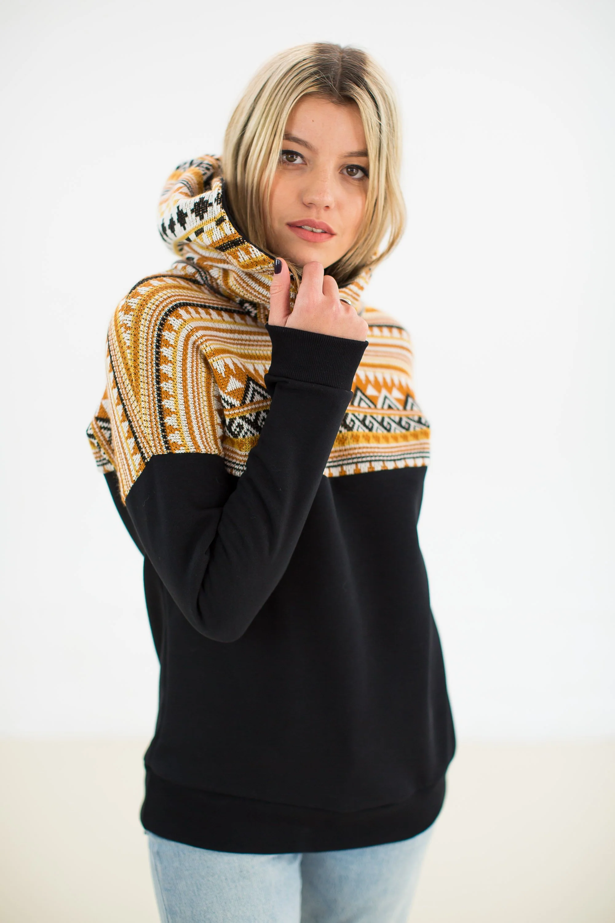 Hoodie to go black peruvian - Image 3