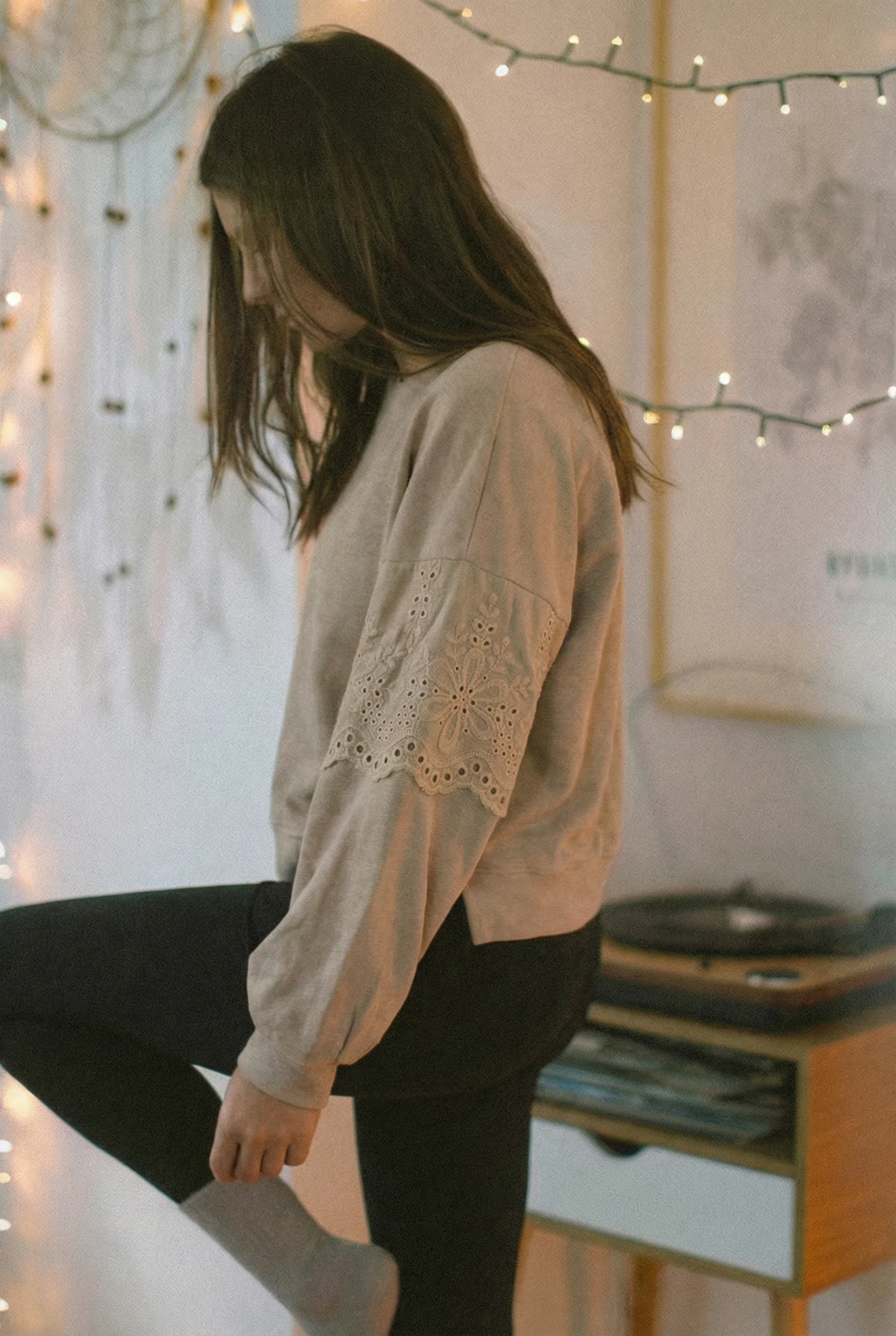 Sweater Caelia Beige Embroidered - Image 3