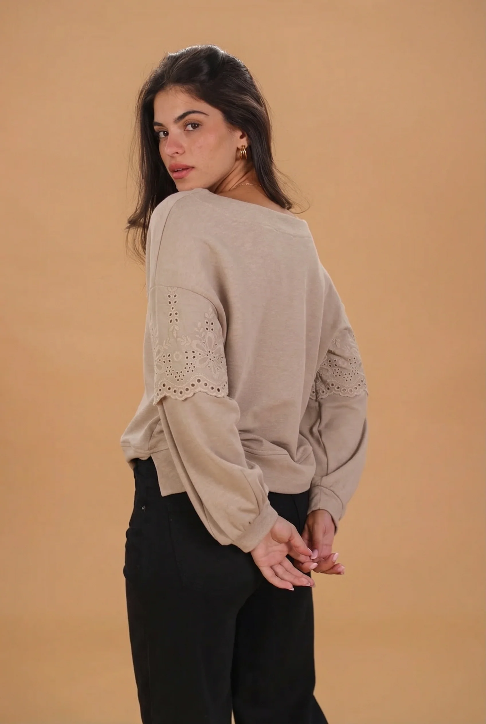 Sweater Caelia Beige Embroidered - Image 4