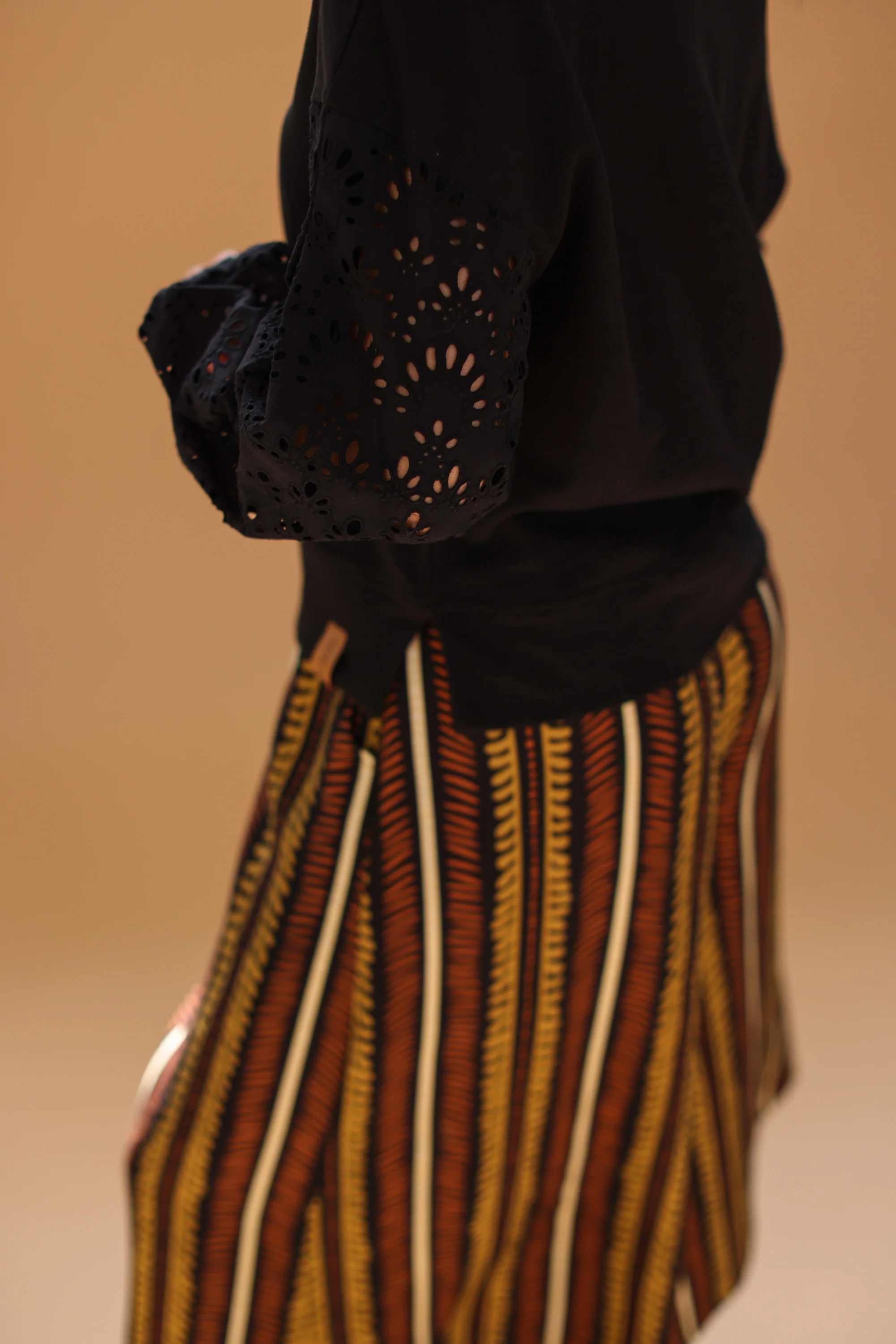 Sweater Caelia Black Embroidered - Image 5