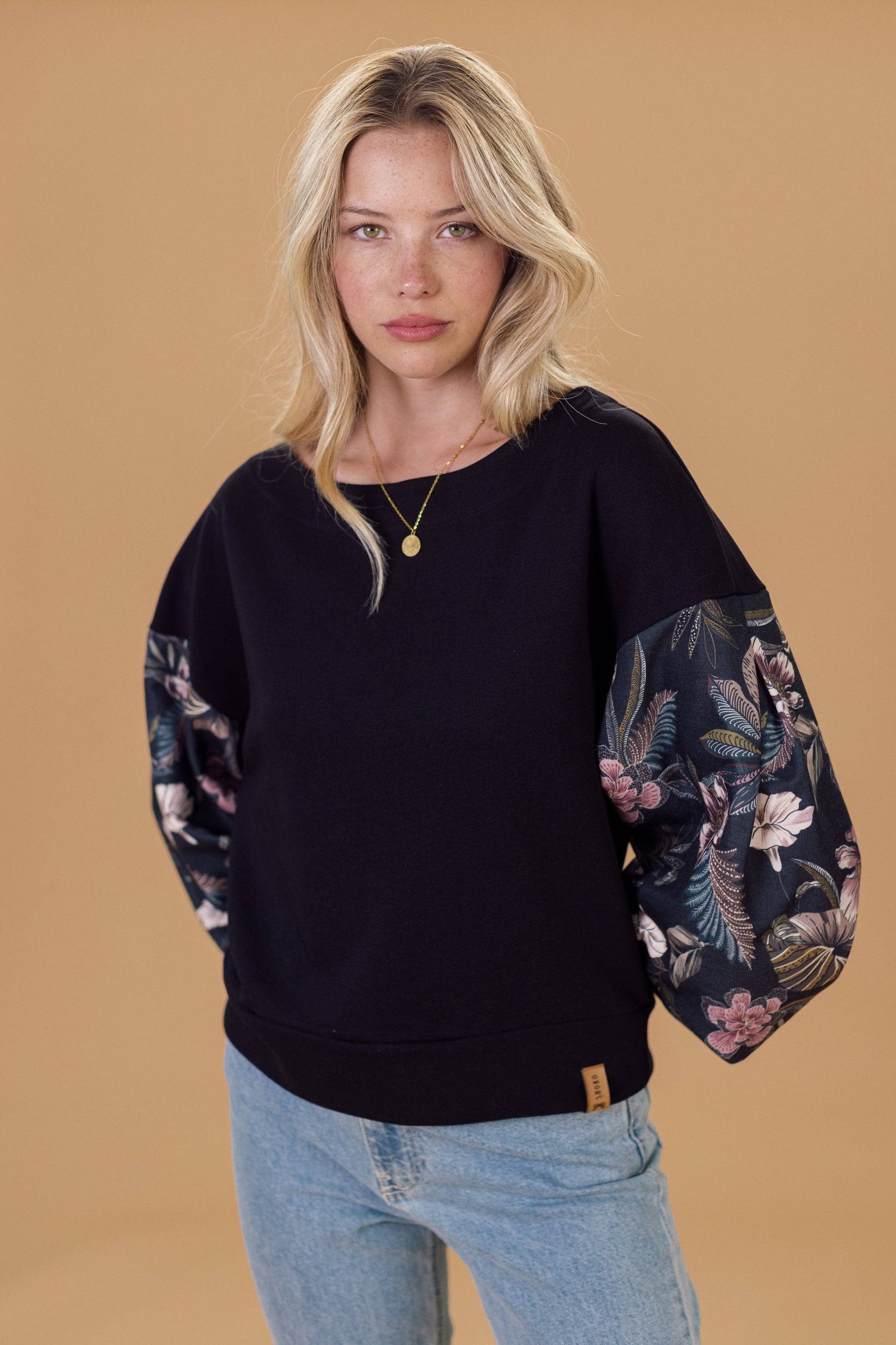 Sweater Caelia Black Orchids - Image 4