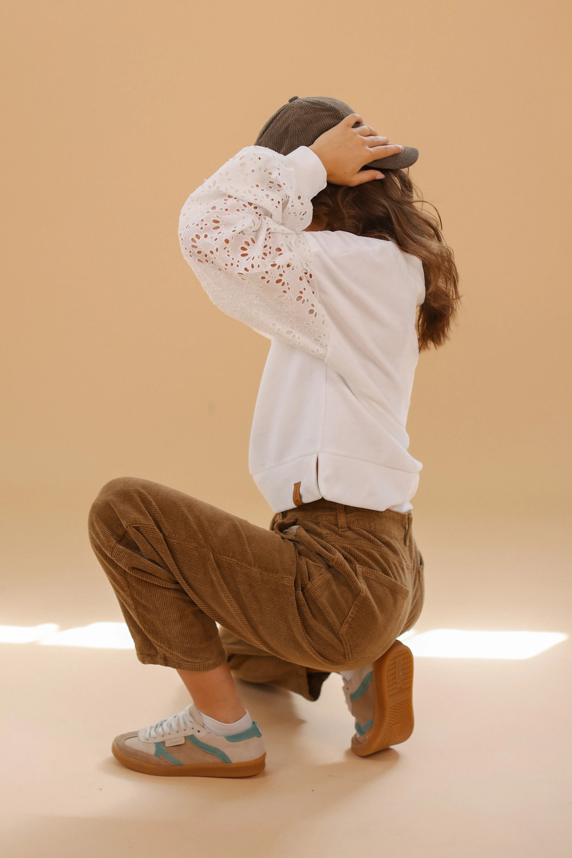 Sweater Caelia White Embroidered - Image 12