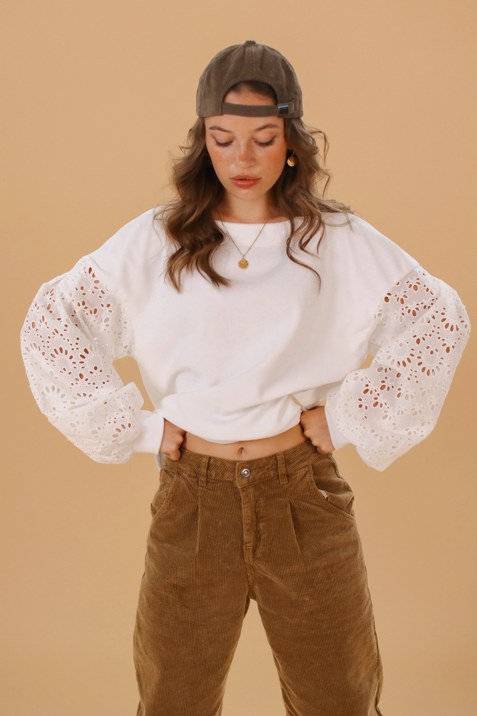 Sweater Caelia White Embroidered - Image 4
