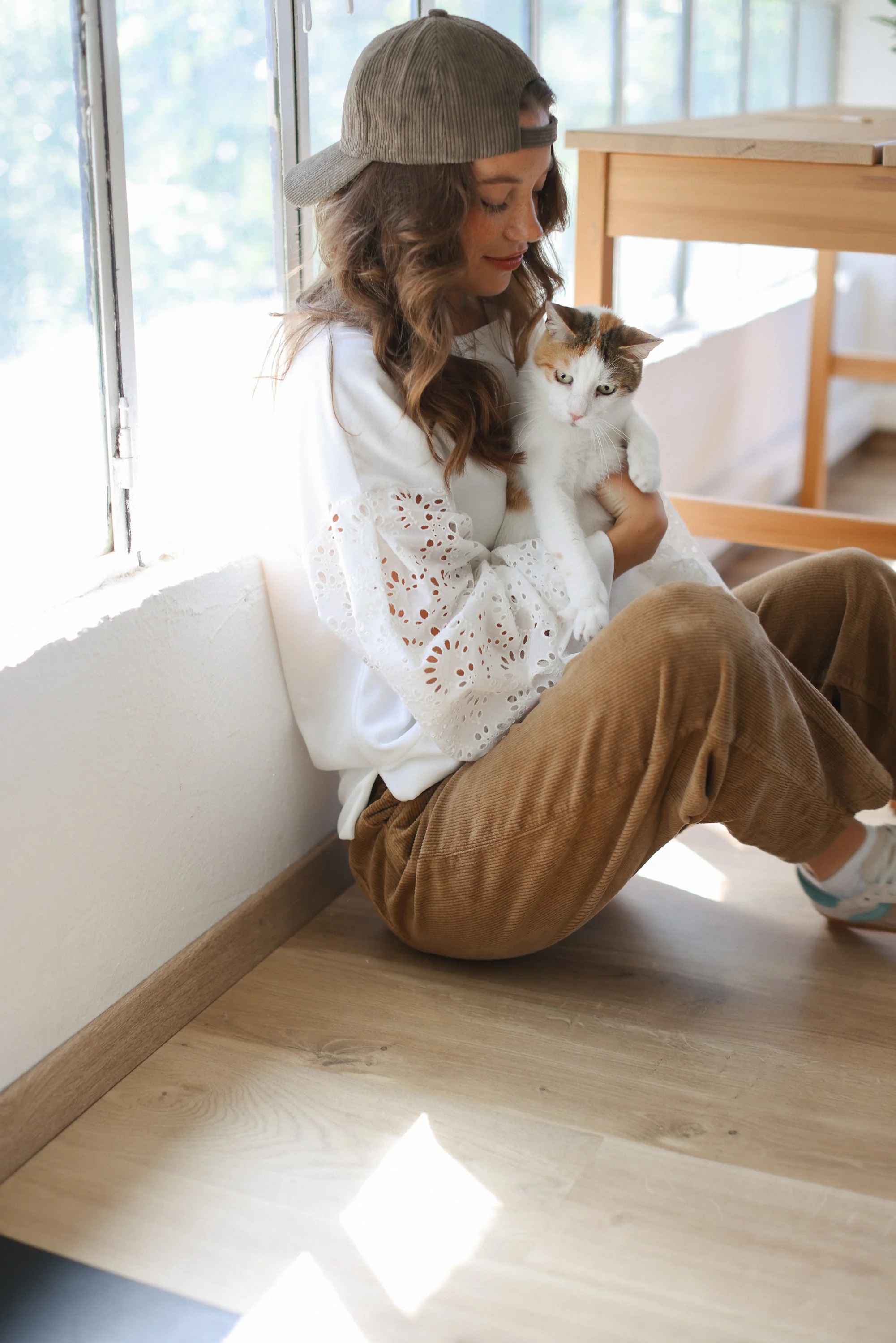 Sweater Caelia White Embroidered - Image 7